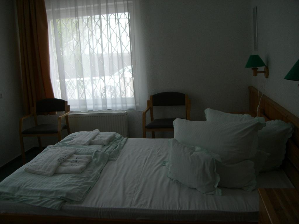 Napfuerdo Vendeghaz Hotel Mezokovesd ภายนอก รูปภาพ